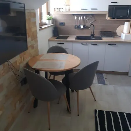 Lucky-milmari Aparthotel