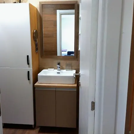 Lucky-milmari Aparthotel